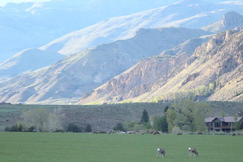 Bison Lodge - Lg Home - 2 Bedrooms - Less Than 5 Miles To Yellowstone North Entrance, Sleeps Up To 8 Gardiner Exterior foto