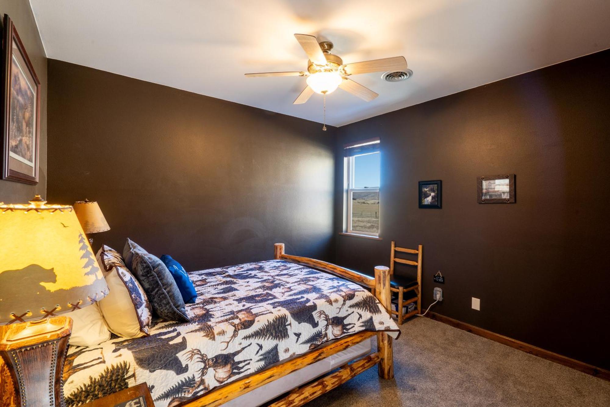 Bison Lodge - Lg Home - 2 Bedrooms - Less Than 5 Miles To Yellowstone North Entrance, Sleeps Up To 8 Gardiner Exterior foto