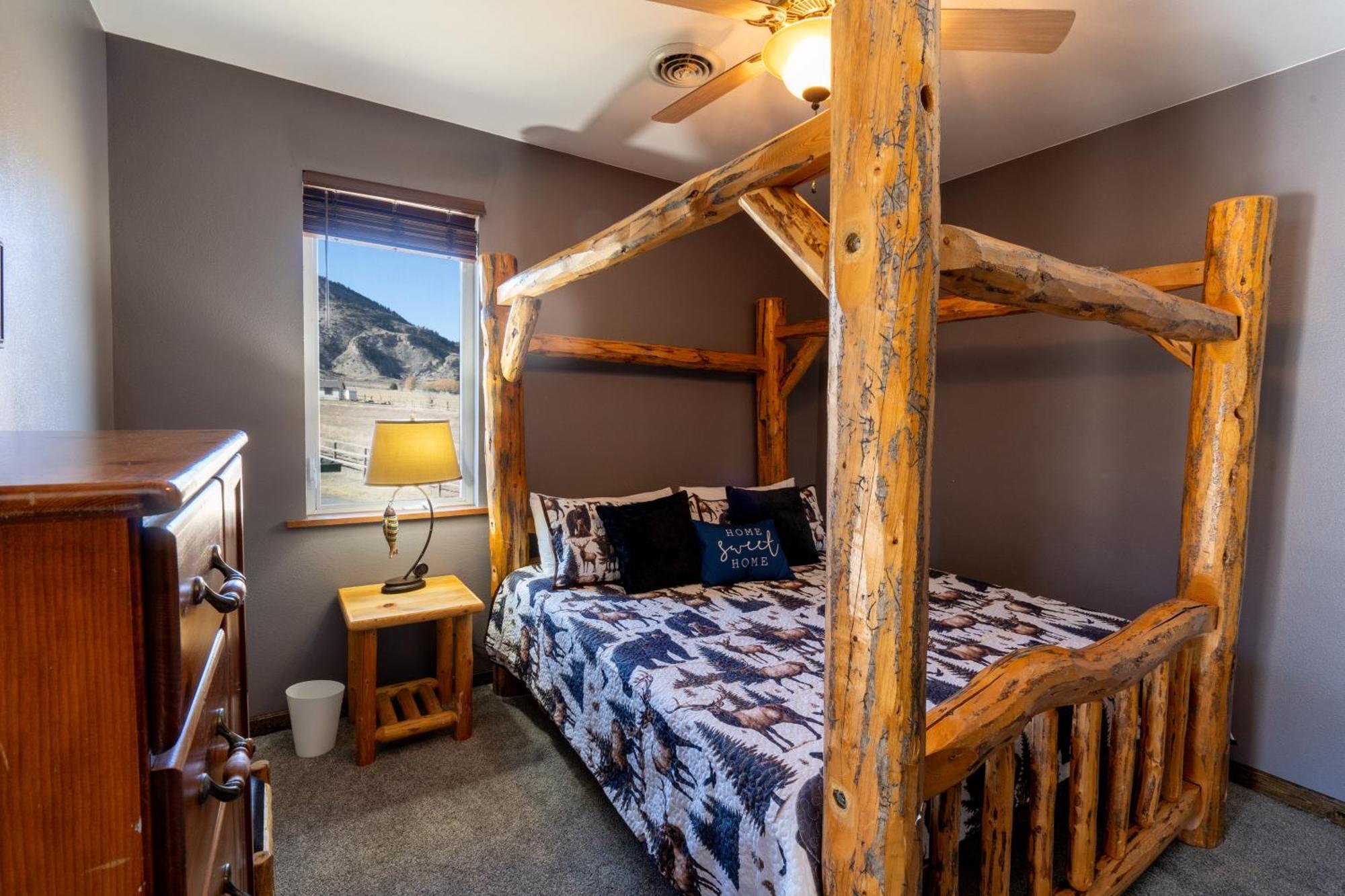 Bison Lodge - Lg Home - 2 Bedrooms - Less Than 5 Miles To Yellowstone North Entrance, Sleeps Up To 8 Gardiner Exterior foto