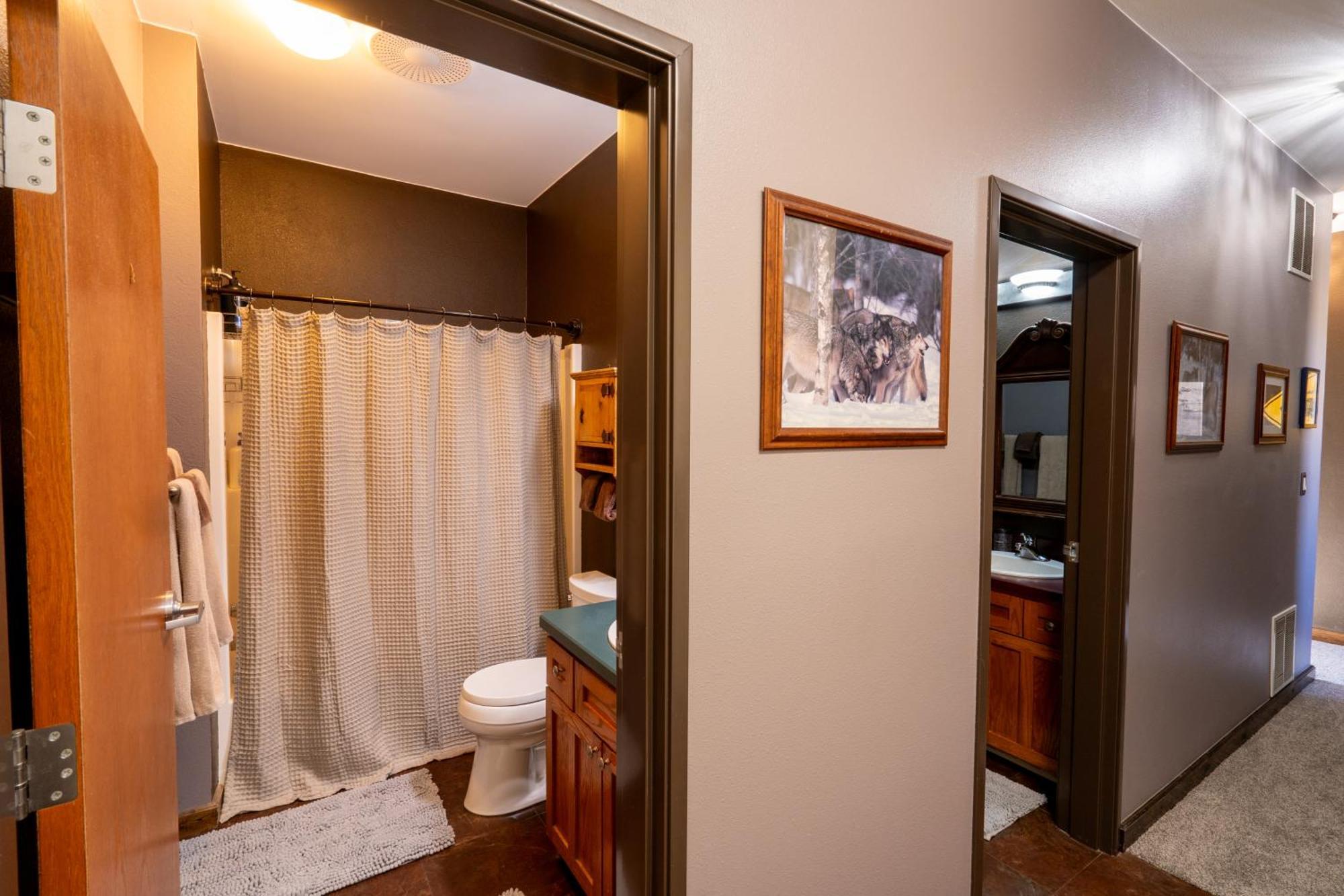 Bison Lodge - Lg Home - 2 Bedrooms - Less Than 5 Miles To Yellowstone North Entrance, Sleeps Up To 8 Gardiner Exterior foto