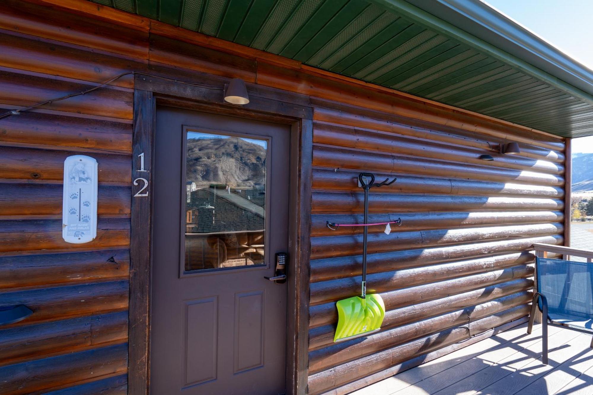 Bison Lodge - Lg Home - 2 Bedrooms - Less Than 5 Miles To Yellowstone North Entrance, Sleeps Up To 8 Gardiner Exterior foto