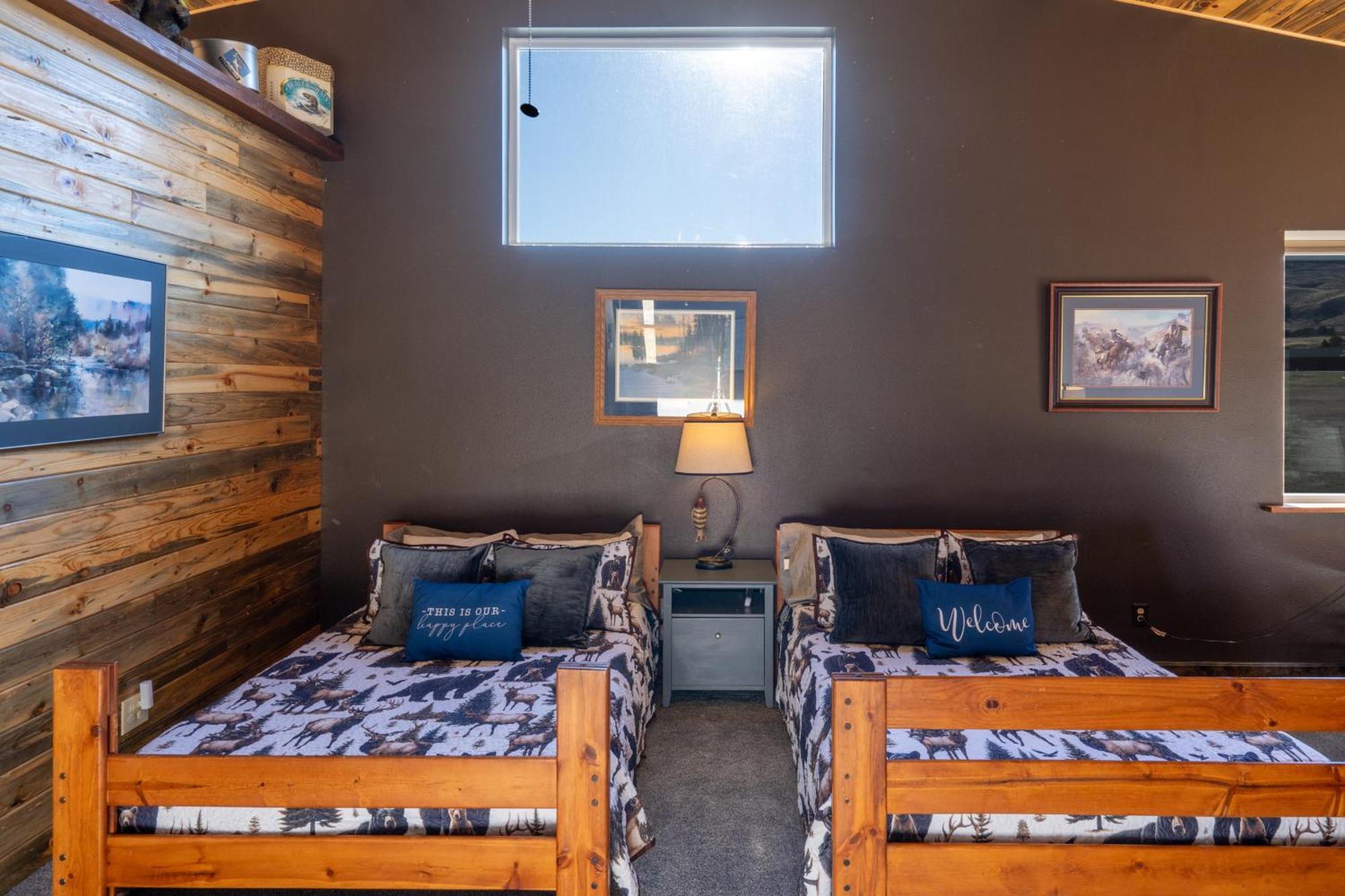 Bison Lodge - Lg Home - 2 Bedrooms - Less Than 5 Miles To Yellowstone North Entrance, Sleeps Up To 8 Gardiner Exterior foto