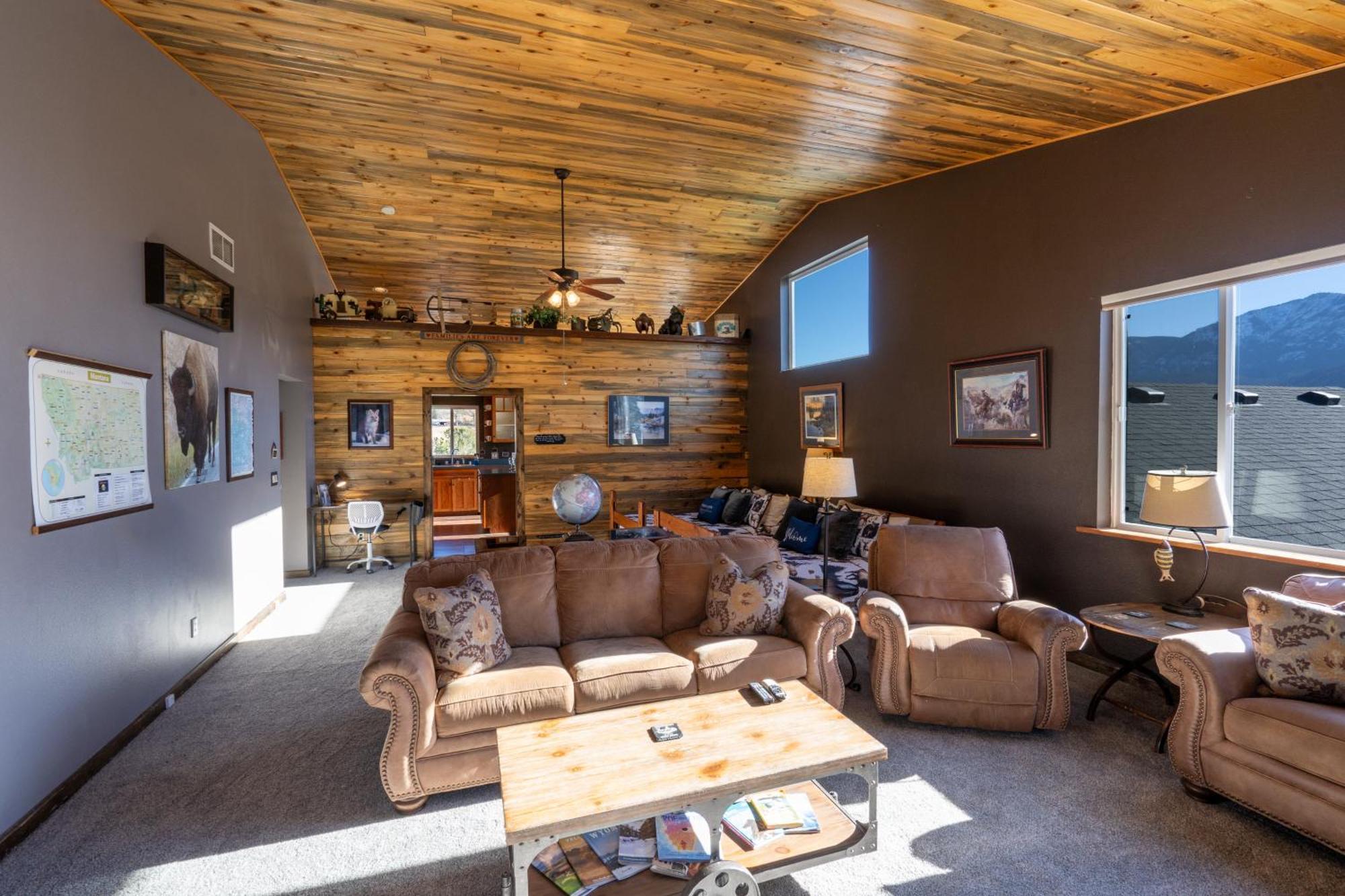 Bison Lodge - Lg Home - 2 Bedrooms - Less Than 5 Miles To Yellowstone North Entrance, Sleeps Up To 8 Gardiner Exterior foto